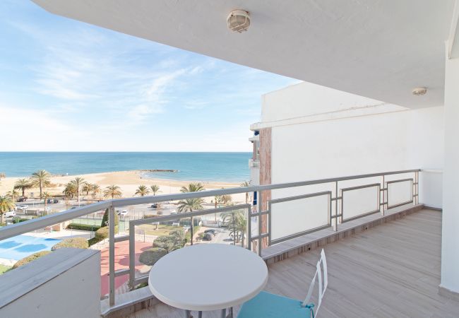 Apartamento en Puerto de Sagunto - Global Properties: Apartamento con terraza e increíbles vistas al mar