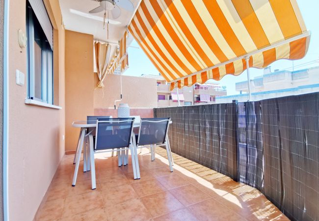  in Canet d´en berenguer - Global Properties: Ideal families: apartment on the beach of Canet de Berenguer (Valencia)