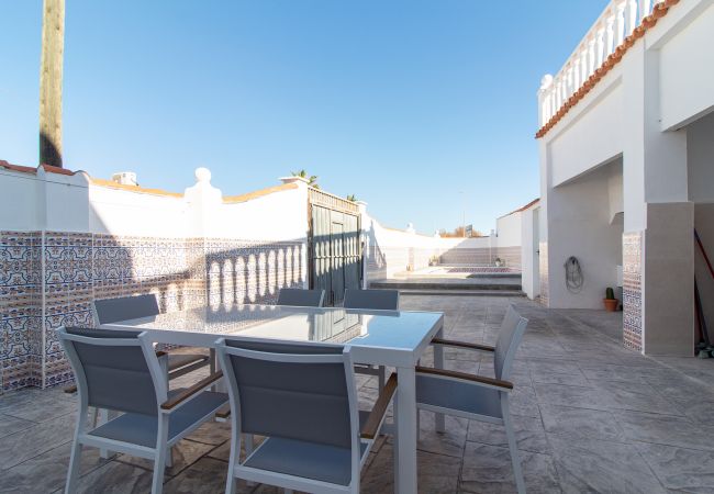  in Sagunto - Global Properties: Stunning House on Sagunto Beach